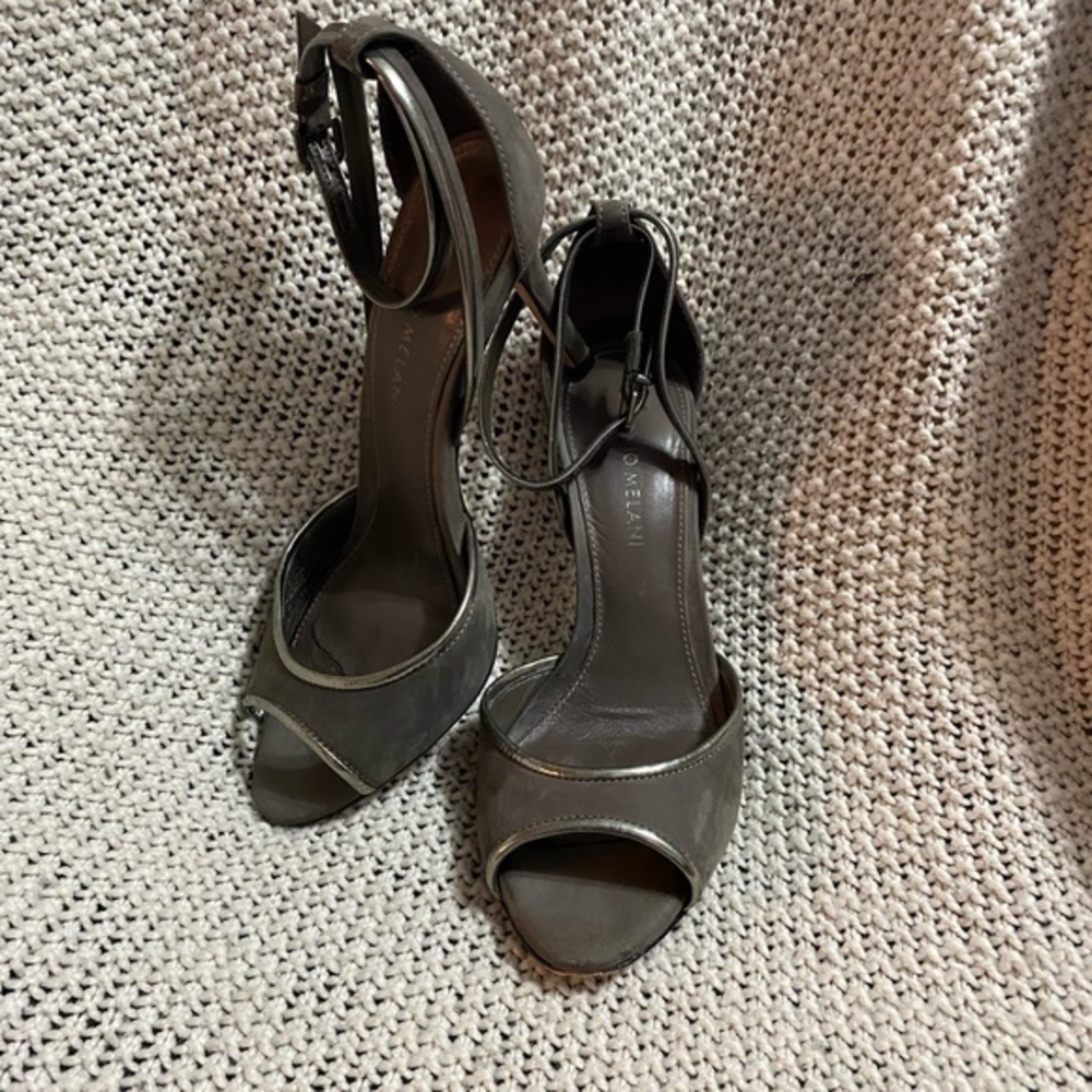 Antonio Melani Heels, Size 6.5‎